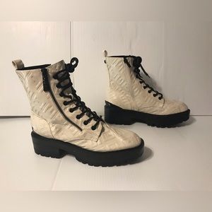 GUESS Fearne lug lace up combat ankle boots women size 9M